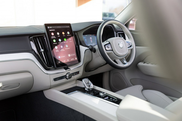 2026 Volvo XC60 UZ Ultra B5 Dark SUV Image 3