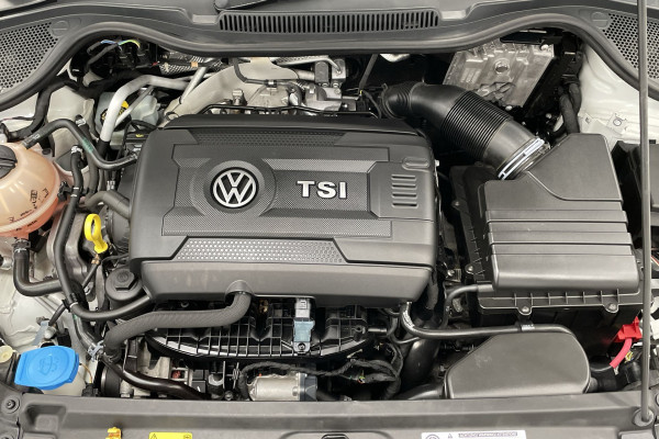 2016 Volkswagen Polo GTI Hatch Image 3