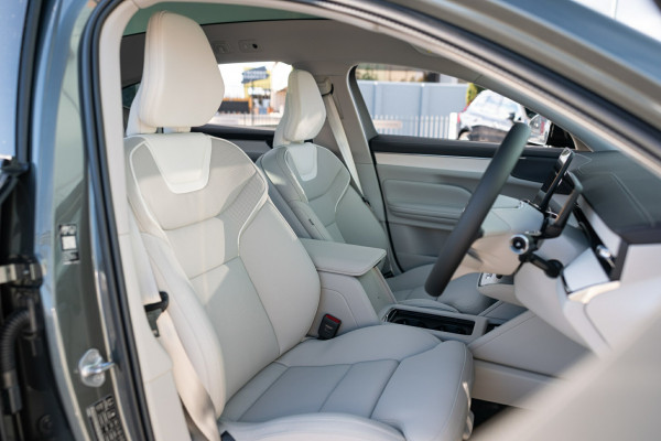 2026 Volvo ES90  Plus Single Motor Sedan Image 15