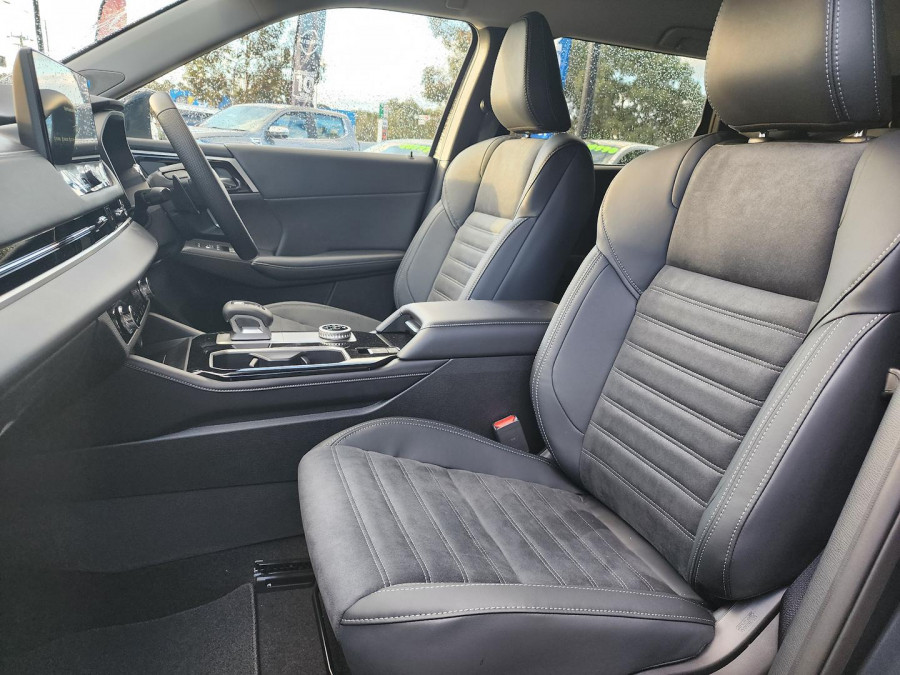 2025 Mitsubishi Outlander ZM LS SUV Image 12