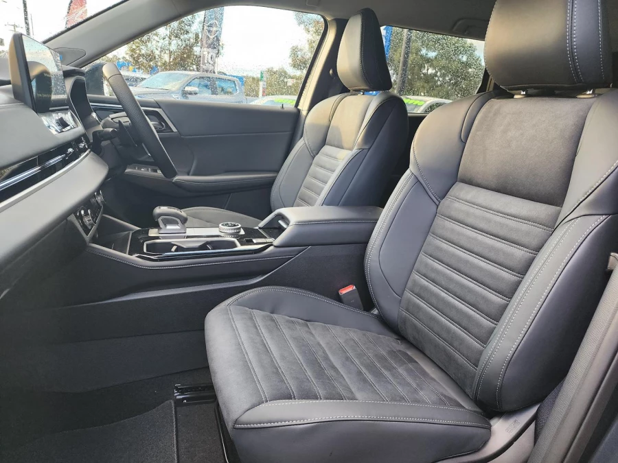 2025 Mitsubishi Outlander ZM LS SUV Image 12
