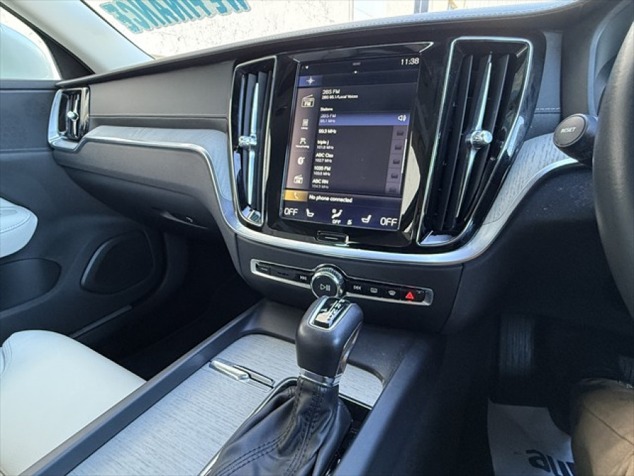 2019 MY20 Volvo S60 Z Series T5 Inscription Sedan Image 19