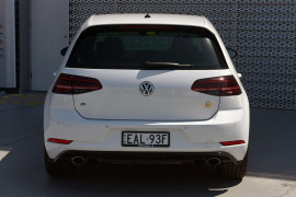 2018 Volkswagen Golf 7 R Hatch Image 5