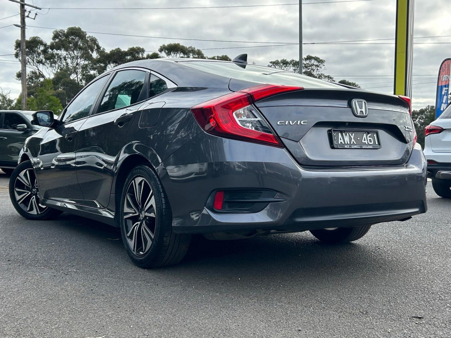 2018 Honda Civic 10th Gen VTi-L Sedan Image 16