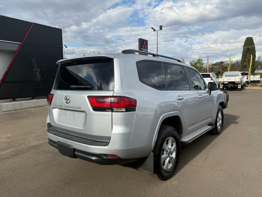 2023 Toyota LandCruiser FJA300R GXL SUV Image 7