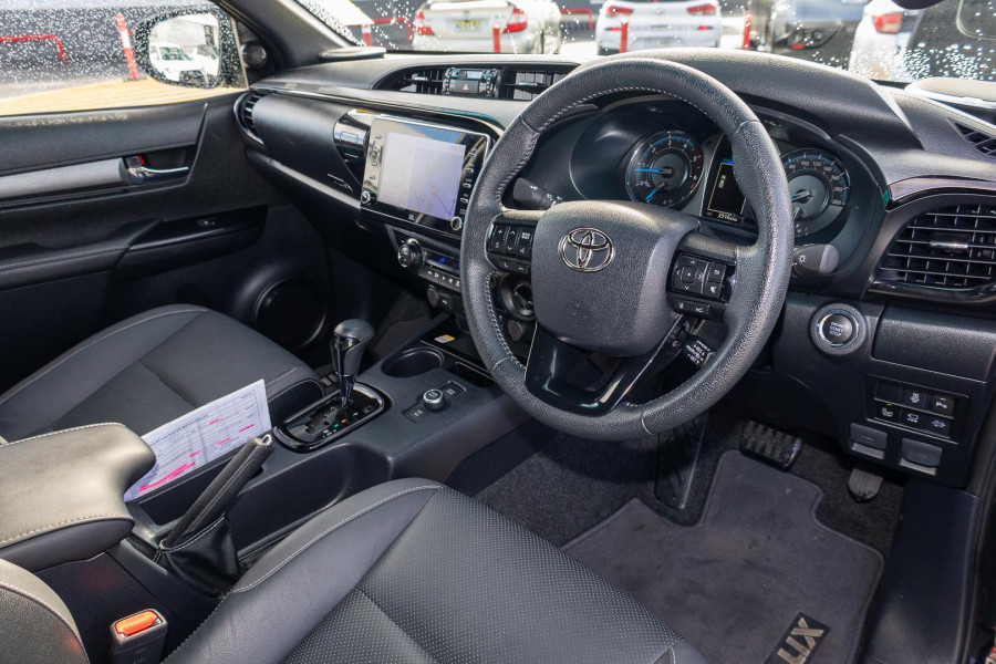 2025 Toyota HiLux GUN126R Rogue 48V Ute Image 7