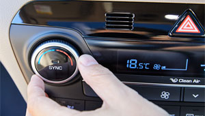 Tucson Dual-Zone Climate Control.