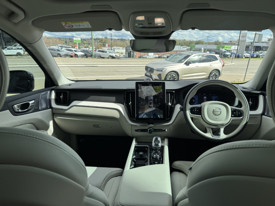 2026 Volvo XC60 UZ Ultra T8 Plug-in Hybrid Dark SUV Image 15