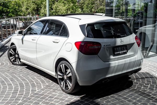2014 Mercedes-Benz A-Class W176 A200 Hatch image 2