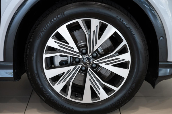 2024 MY25 Audi Q4 e-tron F4 45 SUV image 21