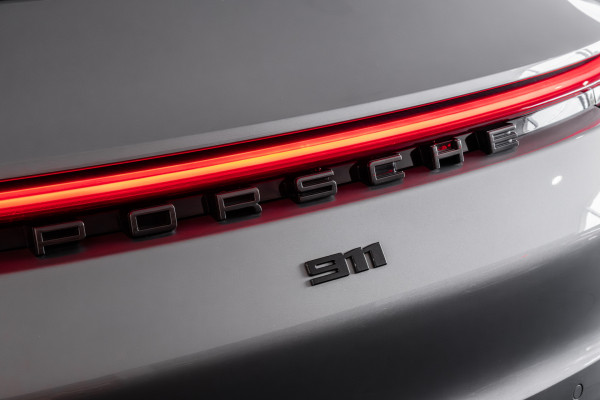 2024 Porsche 911 992 Carrera Coupe image 21
