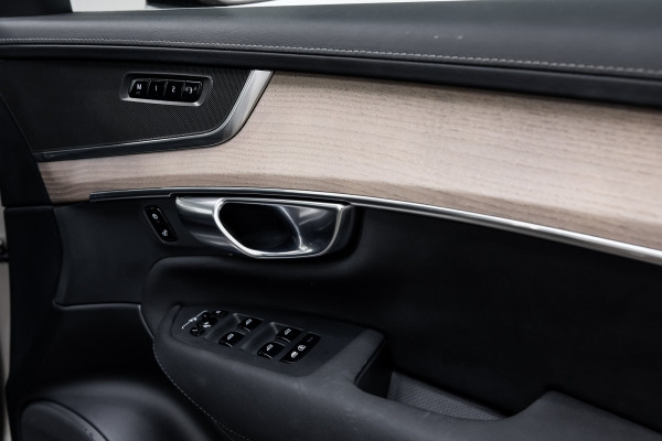 2025 Volvo XC90 L Series Ultra B5 Bright SUV Image 10