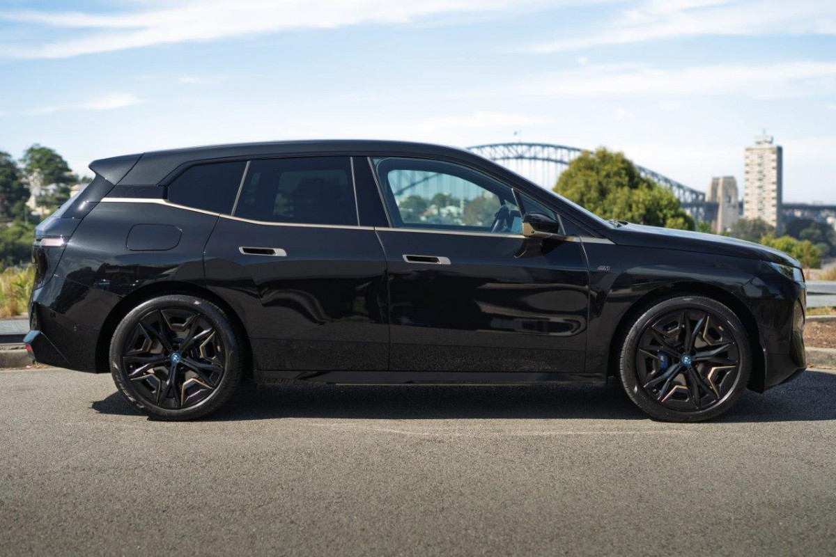 2022 BMW Ix M60 SUV Image 3