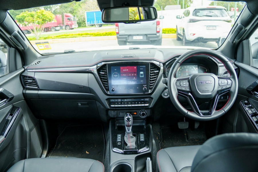 2026 MY25.5 Isuzu D-MAX RG X-TERRAIN Ute Image 16
