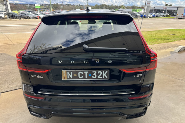 2026 Volvo XC60 UZ Ultra T8 Plug-in Hybrid Dark SUV Image 6