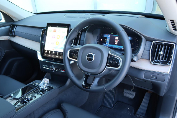 2025 MY26 Volvo XC90 L Series Plus B5 Bright SUV Image 24