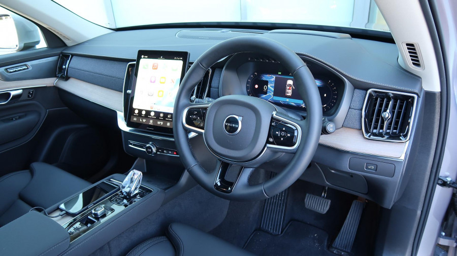 2025 MY26 Volvo XC90 L Series Plus B5 Bright SUV Image 24