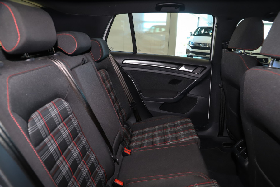 2016 Volkswagen Golf 7 GTI Hatch Image 9