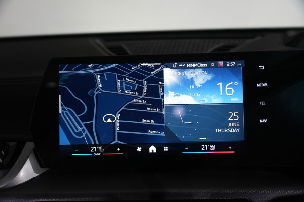 2025 BMW iX2 xDrive30 M Sport SUV Image 19