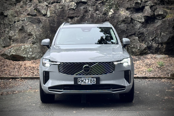 2025 Volvo XC90 L Series B5 AWD Plus SUV Image 2