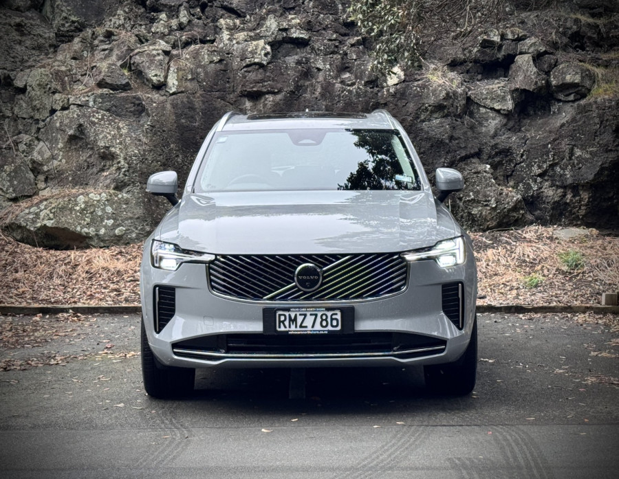 2025 Volvo XC90 L Series B5 AWD Plus SUV Image 2