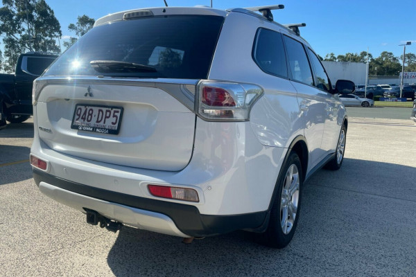 2013 MY14 Mitsubishi Outlander ZJ ES SUV