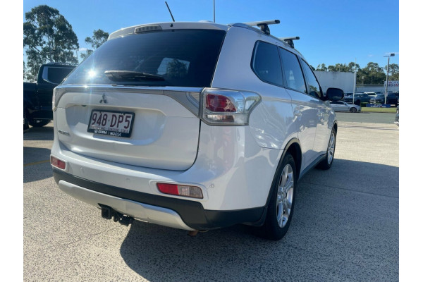 2013 MY14 Mitsubishi Outlander ZJ ES SUV