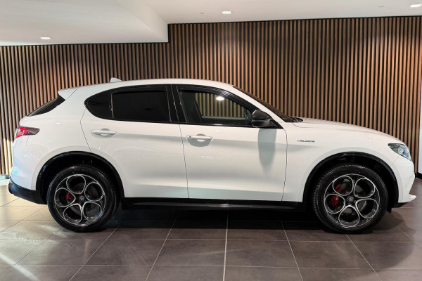 2023 Alfa Romeo Stelvio Series 5 Veloce SUV Image 5