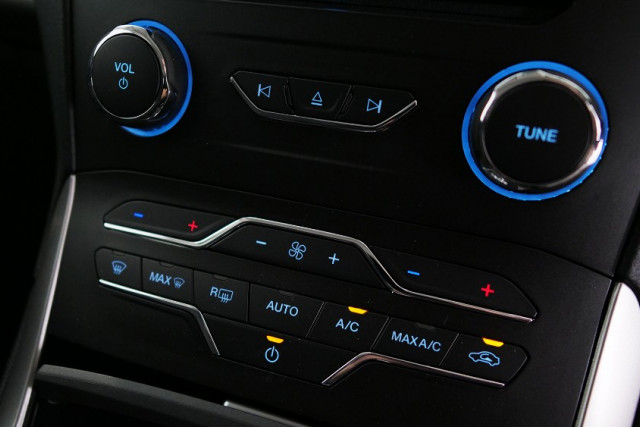 2019 Ford Endura Trend 7 of 26