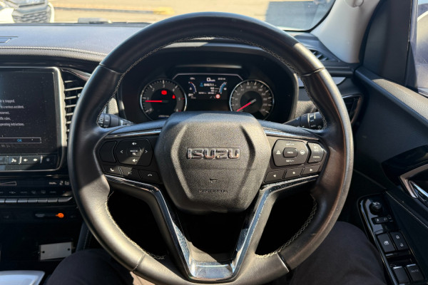 2022 MY23 Isuzu MU-X RJ LS-T SUV Image 15