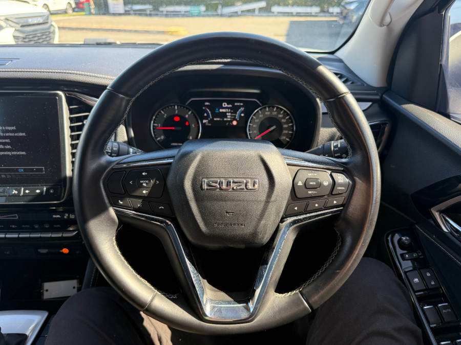 2022 MY23 Isuzu MU-X RJ LS-T SUV Image 15