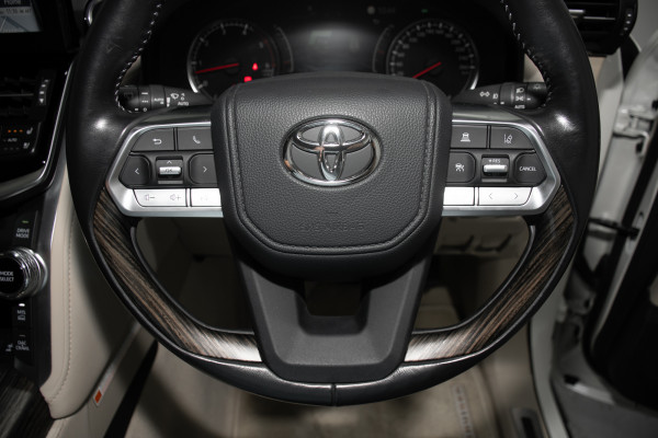 2023 Toyota LandCruiser Sahara SUV Image 20