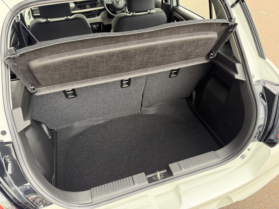 2025 Suzuki Swift Hybrid Hybrid SUV Image 12