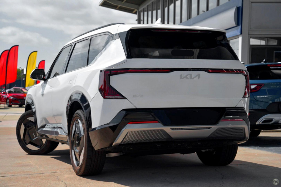 2026 Kia EV5 OVc Earth SUV Image 4