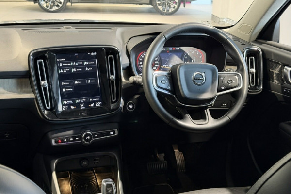 2018 MY19 Volvo XC40 XZ T4 Inscription SUV Image 17