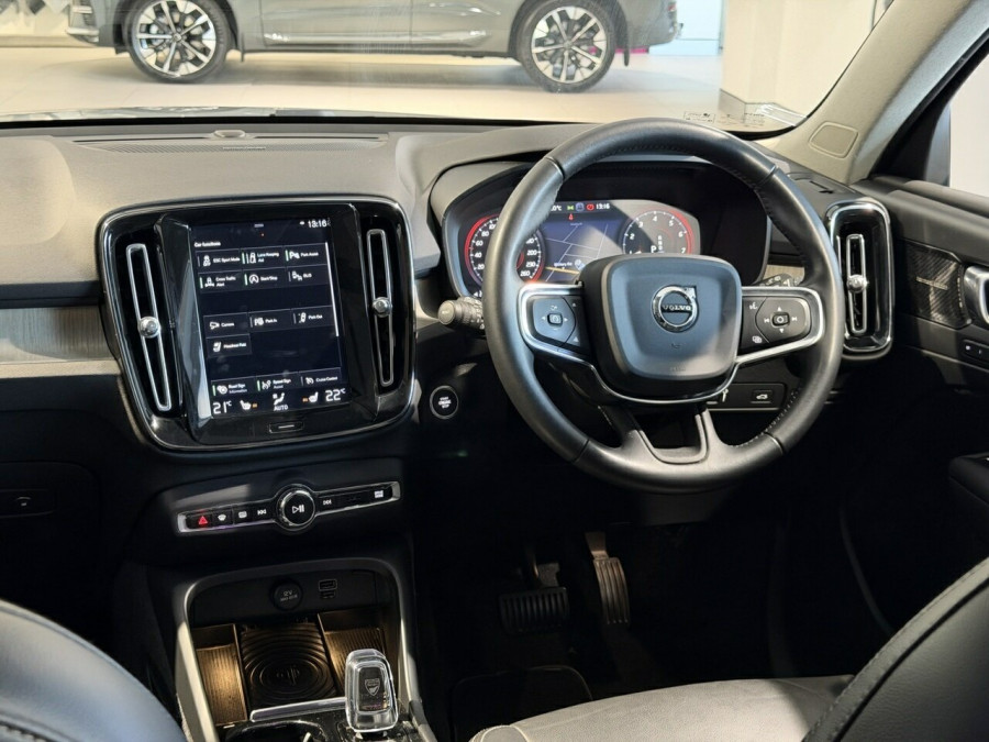 2018 MY19 Volvo XC40 XZ T4 Inscription SUV Image 17