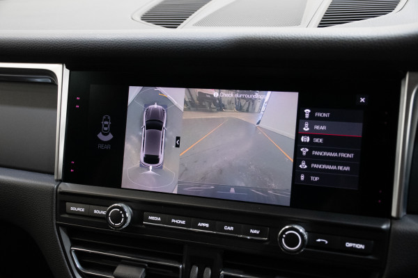 2020 Porsche Macan SUV Image 20