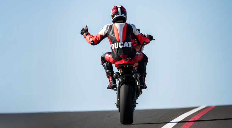 New Ducati Streetfighter V2, V2 S Image