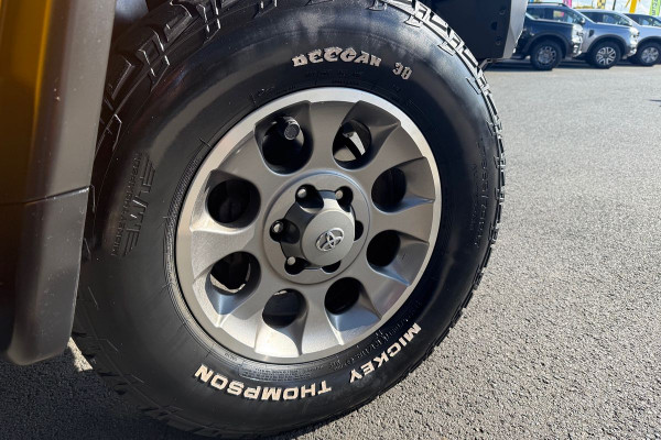 2012 Toyota FJ Cruiser GSJ15R SUV