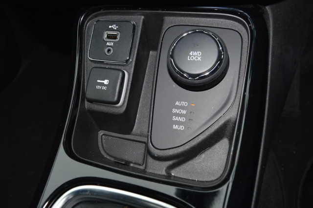 2018 Jeep Compass Limited 16 of 26