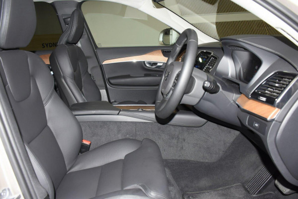 2024 Volvo XC90 L Series Ultimate B5 Bright SUV Image 19