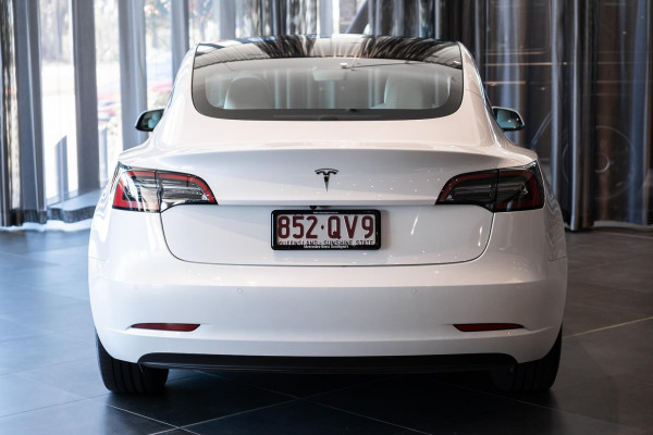 2022 Tesla Model 3  Rear-Wheel Drive Sedan image 4