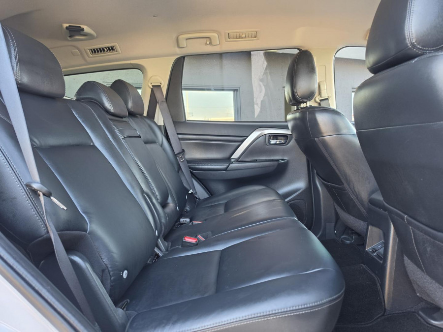 2020 Mitsubishi Pajero Sport QE GLS SUV Image 17
