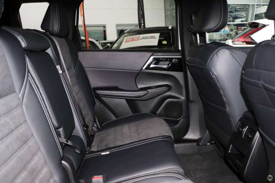 2025 Mitsubishi Outlander ZM LS SUV Image 10