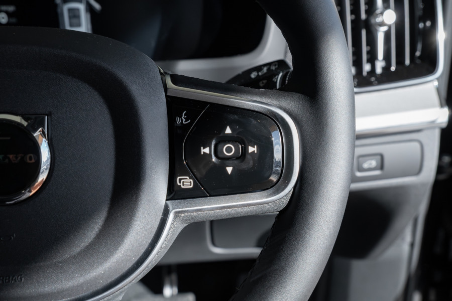 2026 Volvo XC90 L Series  Black Edition SUV Image 26