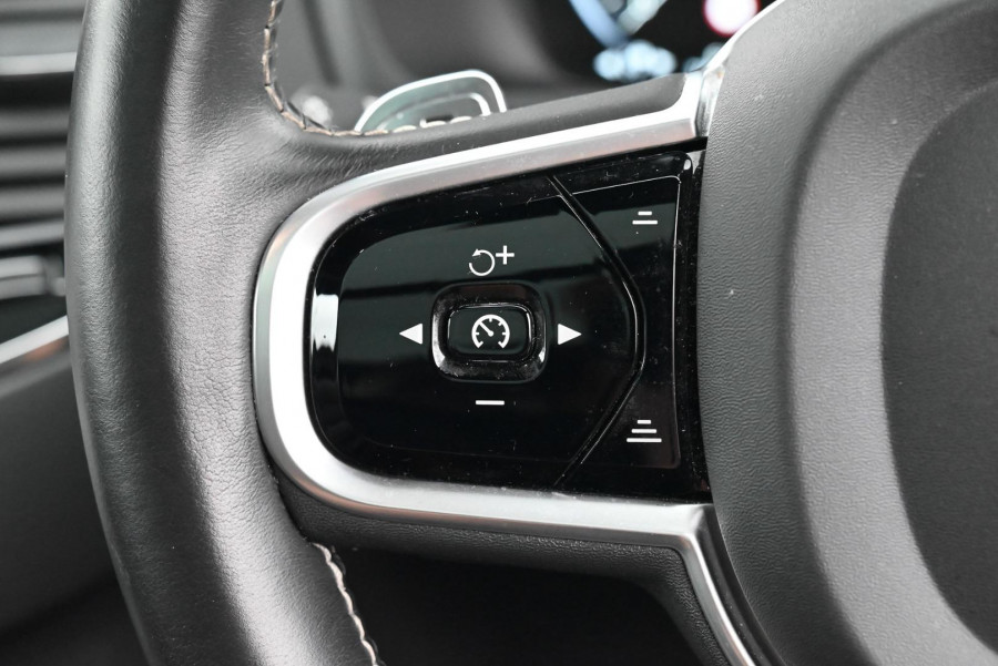 2020 Volvo XC90 L Series D5 R-Design SUV Image 25