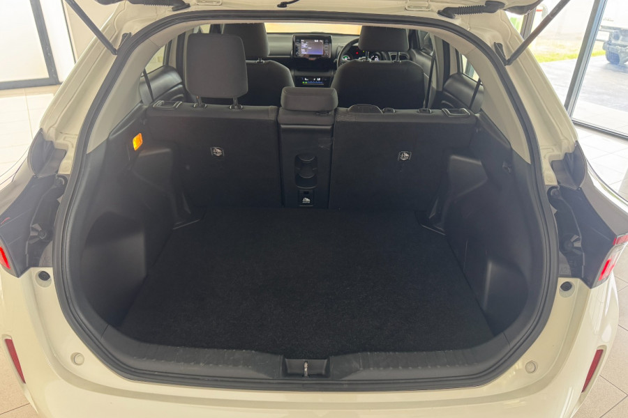 2021 Toyota Yaris Cross MXPB10R GX SUV Image 9