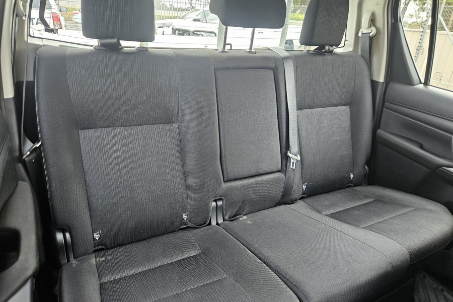 2020 Toyota HiLux  SR Dual Cab Ute Image 33
