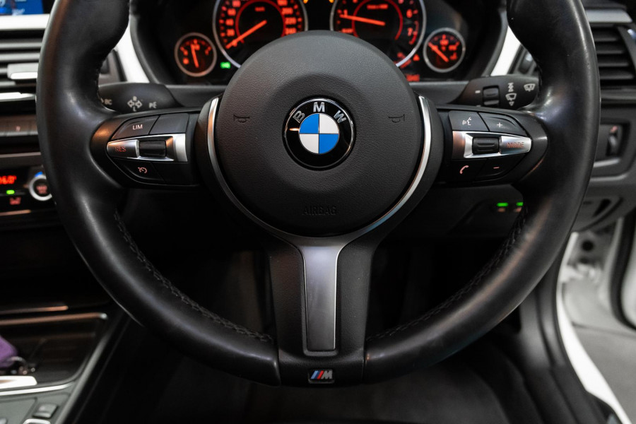 2015 BMW 3 Series F30 316i Sport Line Sedan