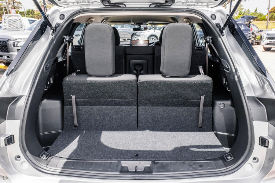 2025 Mitsubishi Outlander ZM ES SUV Image 9